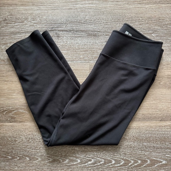 Women’s Uniqlo Black Leggings - Picture 4 of 7